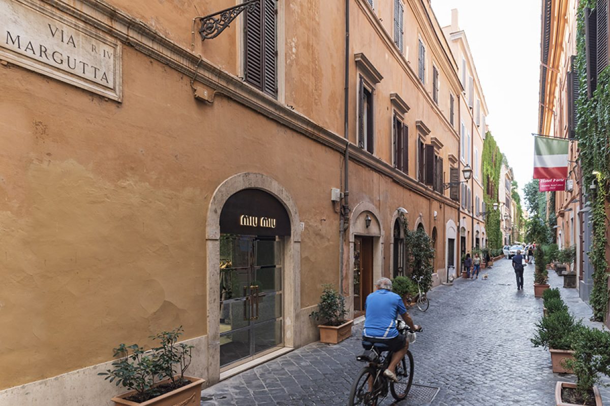Via Margutta: la strada dell’arte e dell’artigianato a Roma | Le strade ...