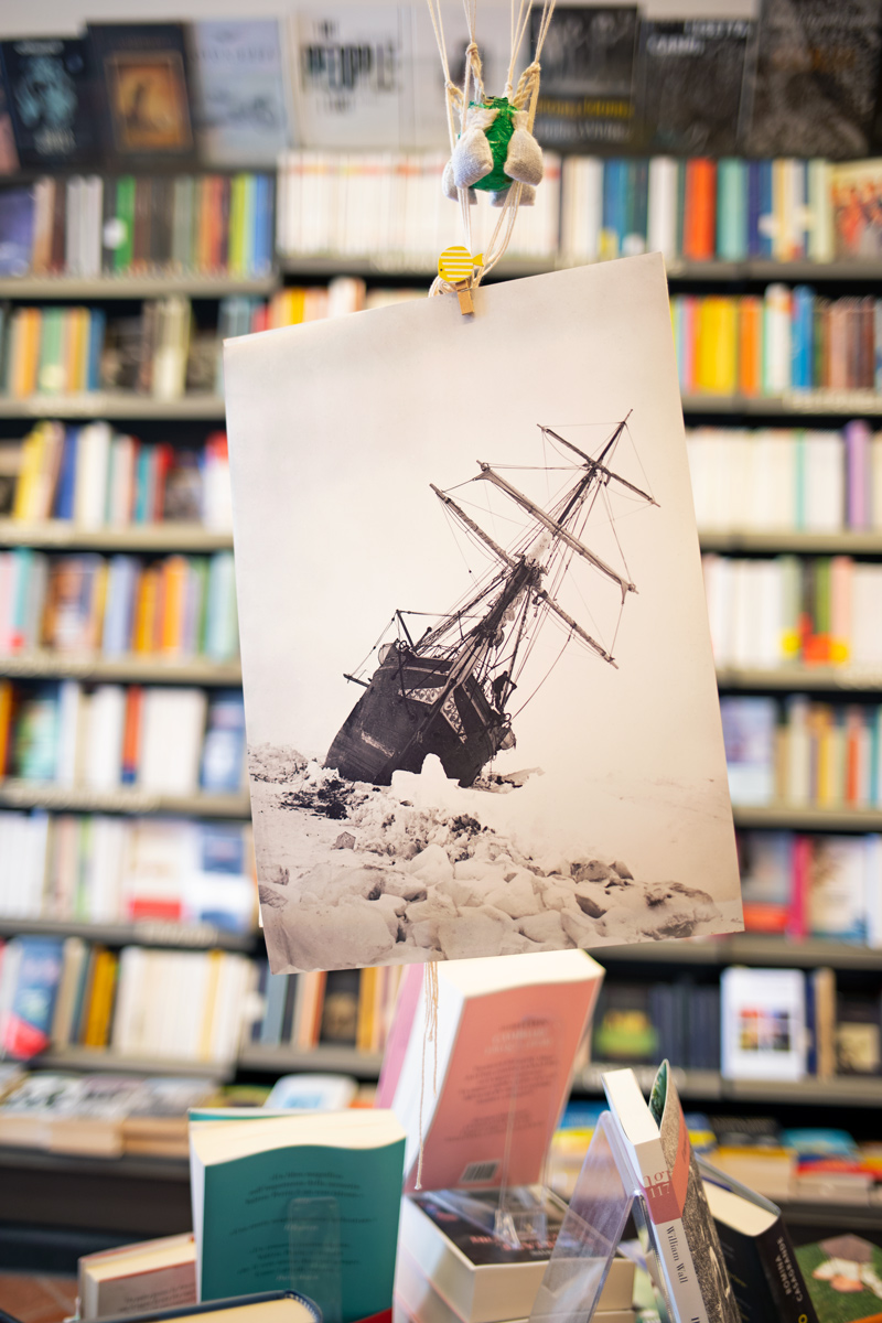 Ultima Spiaggia – La libreria con lo sguardo verso il mare