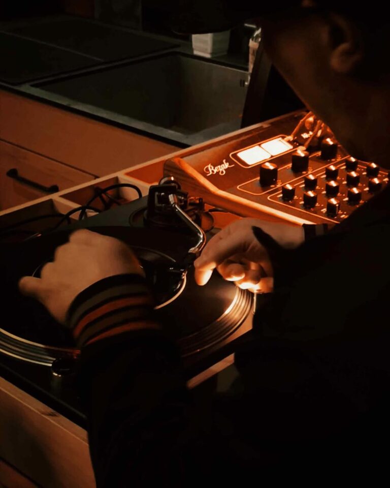 banco-vini-torino-listening-bar
